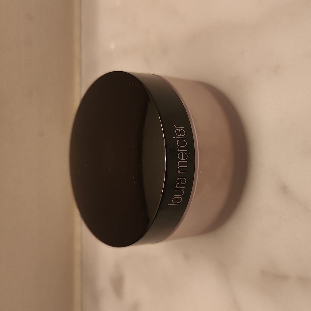 Laura Mercier - Mineral Illuminating Powder